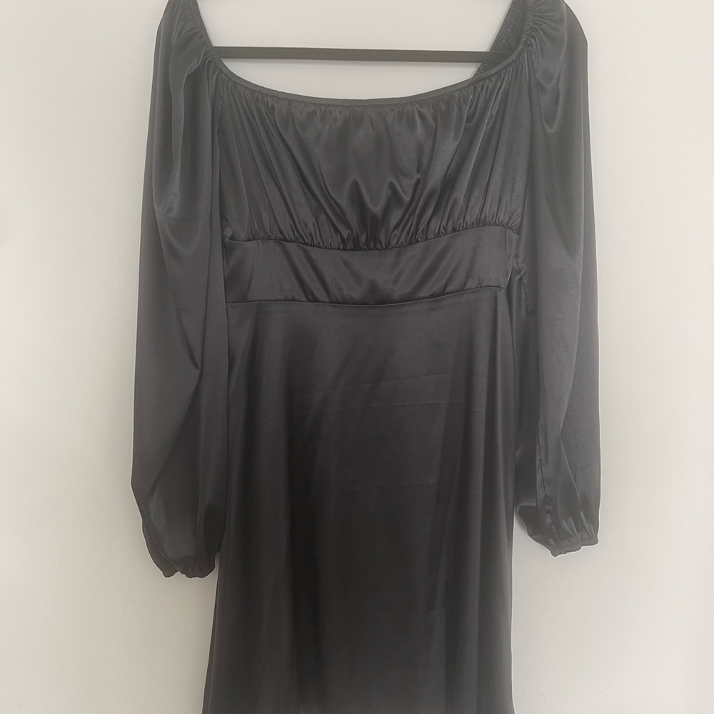 BLACK DRESS